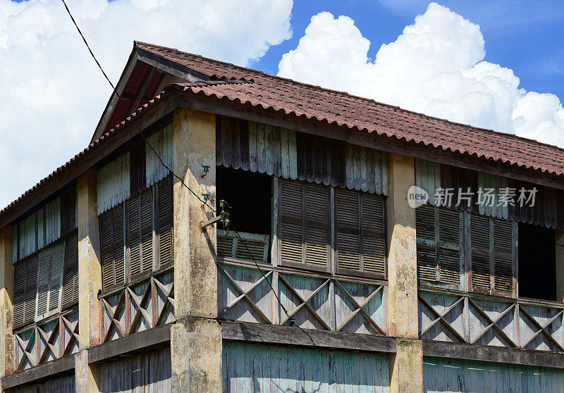 Grand-Bassam - old school building - 'Quartier France'，象牙海岸/ Côte d' Ivory